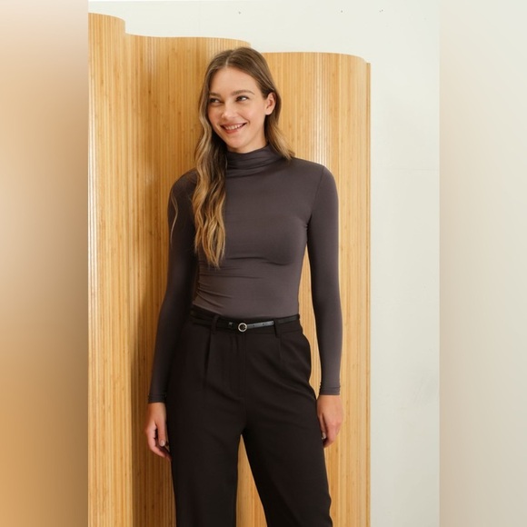 Tops - 19. Black Pullover Top Mock Neck Sexy Long Sleeve Stretchy Seamless